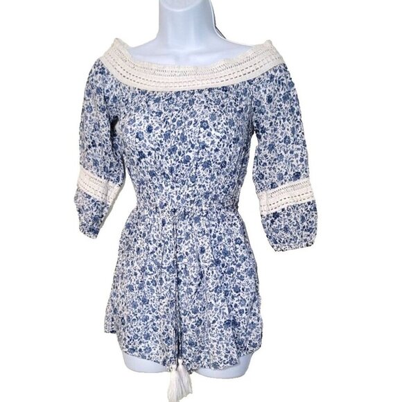 Hollister Womens sz XS romper shorts floral white embroidery stretch 3/4 sleeve - Picture 1 of 16